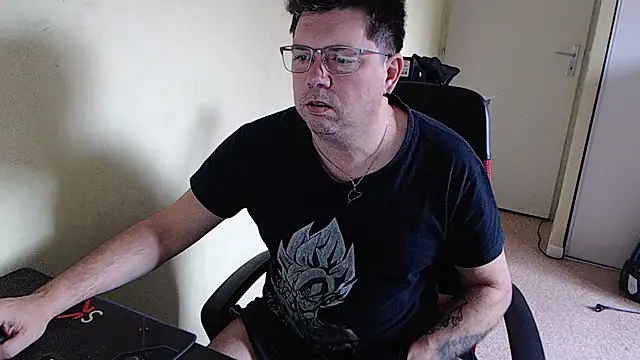 blueandwhite1 online show from January 29, 9:33 am