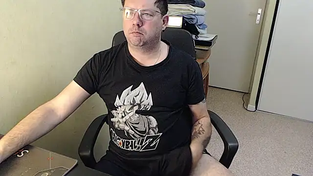 blueandwhite1 online show from February 5, 8:21 am