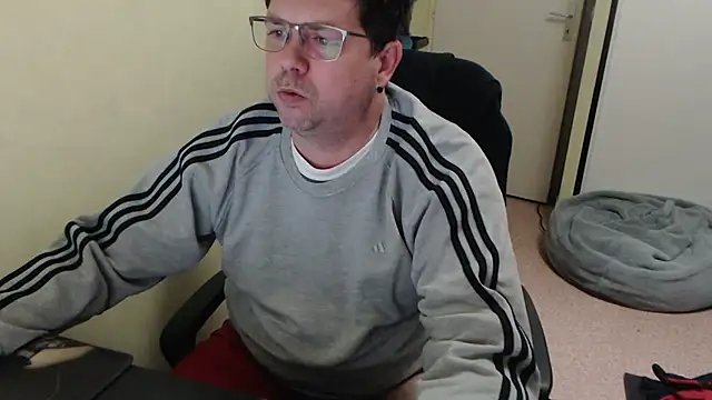 blueandwhite1 online show from March 1, 8:21 pm