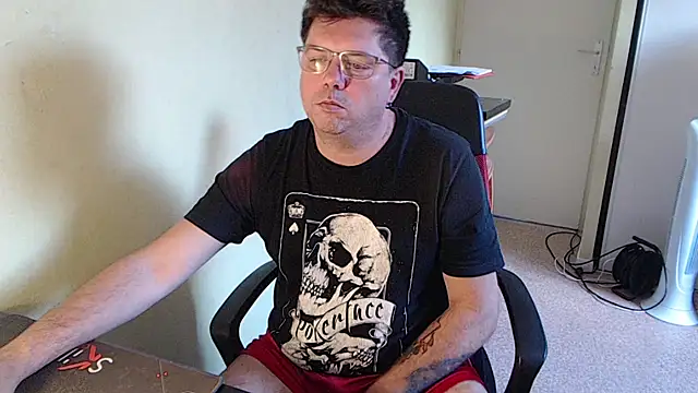 blueandwhite1 online show from October 4, 7:50 am