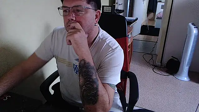 blueandwhite1 online show from November 6, 4:08 pm