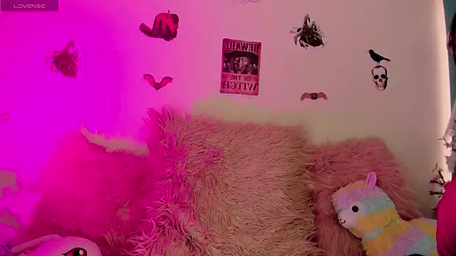 Snapshot of _chloe_moons_ chatting on October 7, 9:56 pm chloe moons online show from October 7, 9:56 pm