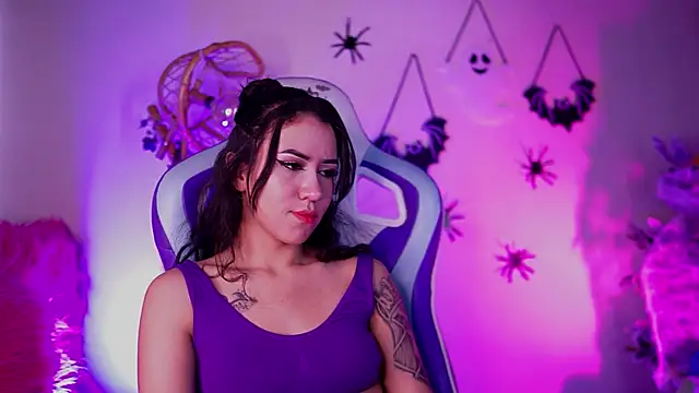 Snapshot of _chloe_moons_ chatting on October 20, 9:26 pm chloe moons online show from October 20, 9:26 pm