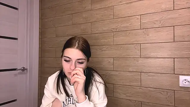 TianaWidell online show from December 21, 11:50 am