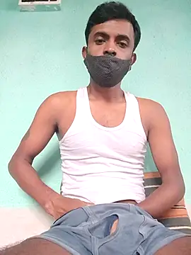 Snapshot of ShinuRoy chatting on October 11, 12:43 am ShinuRoy online show from October 11, 12:43 am