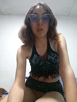 AnnieSparkle online show from December 18, 12:38 am