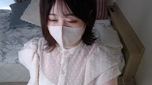 Snapshot of mi__san chatting on September 27, 2:27 am mi  san online show from September 27, 2:27 am