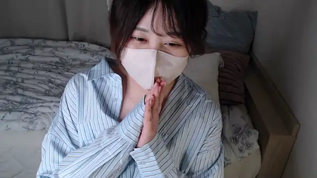 Snapshot of mi__san chatting on September 27, 2:33 pm mi  san online show from September 27, 2:33 pm