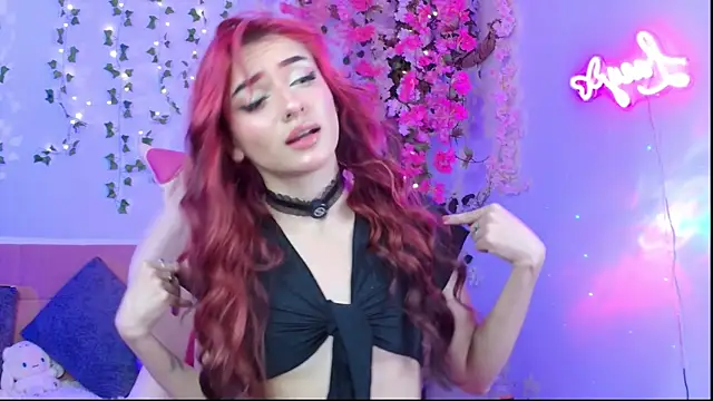 Snapshot of LucyGray chatting on June 7, 2:37 am LucyGray online show from June 7, 2:37 am