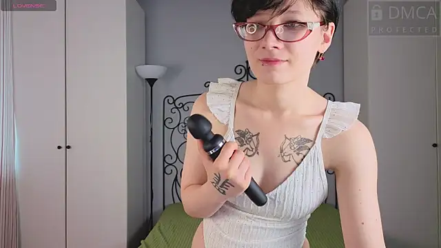 oliviafairy1 online show from September 10, 1:05 am