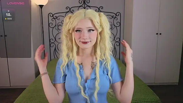 oliviafairy1 online show from September 20, 3:24 pm