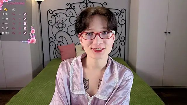 oliviafairy1 online show from September 27, 4:12 pm