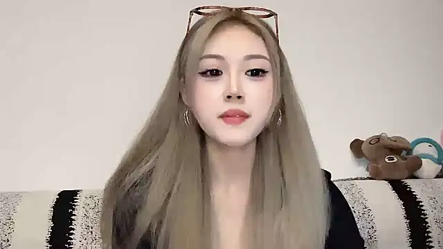 Snapshot of XingKongCOCO-107 chatting on October 3, 11:18 am XingKongCOCO-107 online show from October 3, 11:18 am