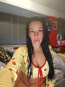 Snapshot of Filthymaddymilfy25 chatting on May 10, 7:19 pm Filthymaddymilfy25 online show from May 10, 7:19 pm