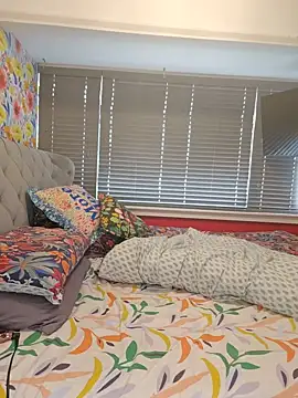 Snapshot of Filthymaddymilfy25 chatting on June 14, 9:44 am Filthymaddymilfy25 online show from June 14, 9:44 am