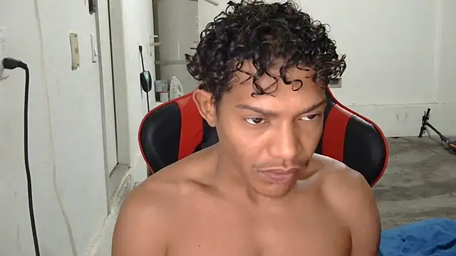 Snapshot of Gmajor chatting on September 22, 3:08 am Gmajor online show from September 22, 3:08 am