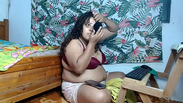 Snapshot of 69smallstar chatting on July 9, 12:09 pm 69smallstar online show from July 9, 12:09 pm