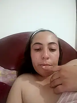Snapshot of AlessandraPazzi chatting on May 6, 4:08 am AlessandraPazzi online show from May 6, 4:08 am