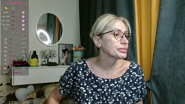 Snapshot of PamellaMurphy chatting on June 18, 11:53 pm PamellaMurphy online show from June 18, 11:53 pm