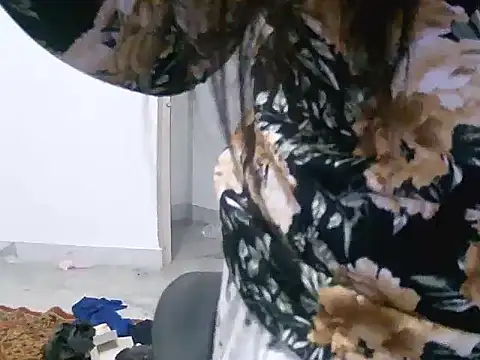 Snapshot of Mon-Luv chatting on September 26, 4:55 pm Mon-Luv online show from September 26, 4:55 pm