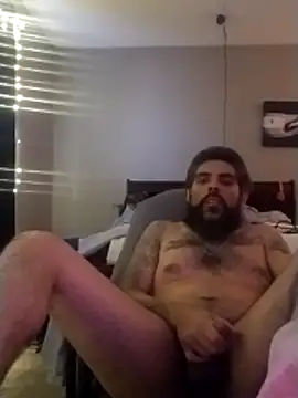 Snapshot of hornylatino702 chatting on February 26, 8:30 pm hornylatino702 online show from February 26, 8:30 pm