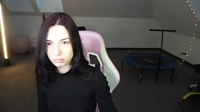 Snapshot of _Lili_054 chatting on October 17, 10:29 am  Lili 054 online show from October 17, 10:29 am