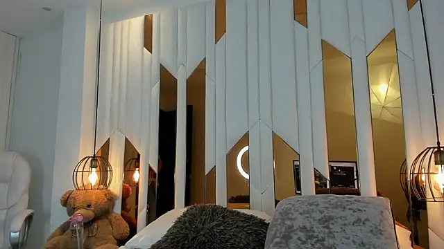 CarolinaFerrer online show from March 25, 1:28 pm