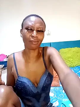 Snapshot of SexyBootie chatting on April 18, 7:58 pm SexyBootie online show from April 18, 7:58 pm