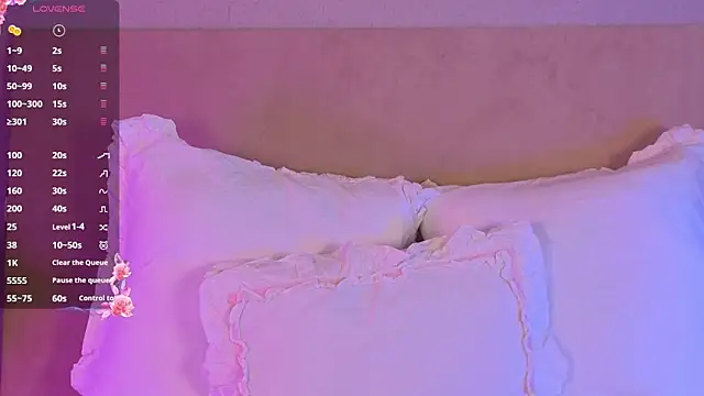 CarolaineMyers online show from March 23, 7:12 am