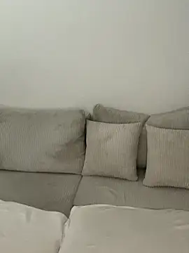 Snapshot of young_hailey chatting on September 18, 7:43 am young hailey online show from September 18, 7:43 am