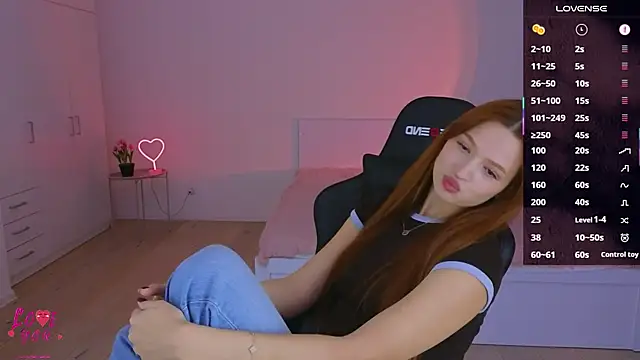 Snapshot of CuteAriel7 chatting on November 24, 4:29 pm CuteAriel7 online show from November 24, 4:29 pm