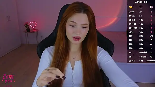 Snapshot of CuteAriel7 chatting on December 4, 4:59 pm CuteAriel7 online show from December 4, 4:59 pm