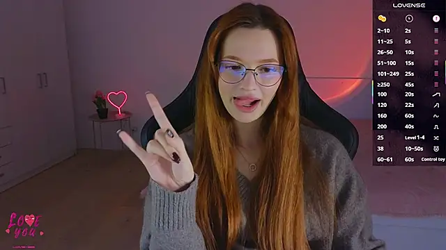 Snapshot of CuteAriel7 chatting on December 13, 7:53 pm CuteAriel7 online show from December 13, 7:53 pm