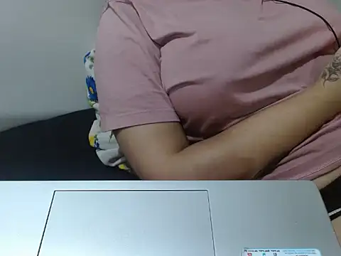 Nataliya Singh online show from April 15, 6:04 pm