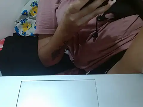 Snapshot of Nataliya_Singh chatting on April 23, 3:41 am Nataliya Singh online show from April 23, 3:41 am