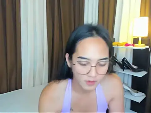 Snapshot of URHottestAngel chatting on September 11, 5:13 pm URHottestAngel online show from September 11, 5:13 pm
