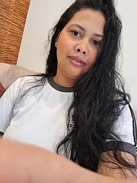 Snapshot of Alessandraa- chatting on February 1, 10:19 pm Alessandraa- online show from February 1, 10:19 pm