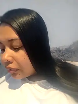 Snapshot of Alessandraa- chatting on February 22, 3:21 pm Alessandraa- online show from February 22, 3:21 pm