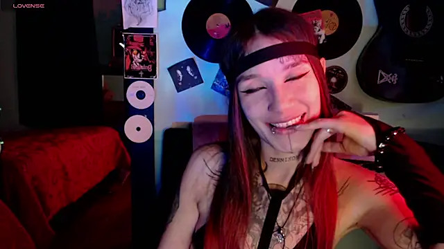 Snapshot of lilithword chatting on October 12, 7:13 pm lilithword online show from October 12, 7:13 pm