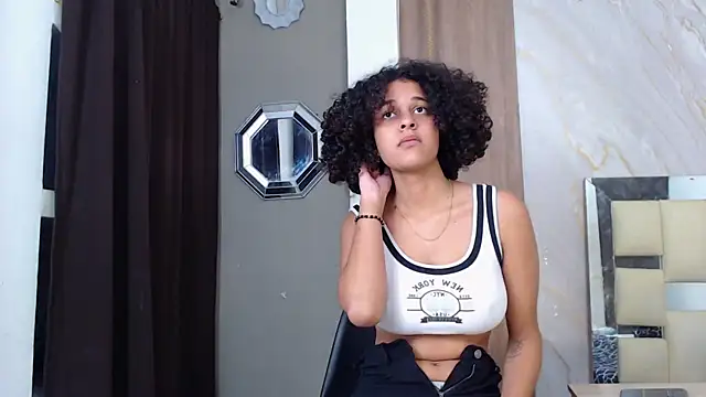 Snapshot of miss_leidy_ chatting on April 9, 6:19 am miss leidy online show from April 9, 6:19 am