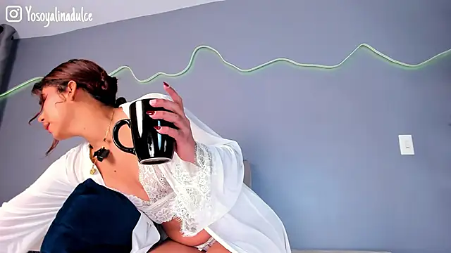 AlinaSweett  online show from October 4, 4:05 pm