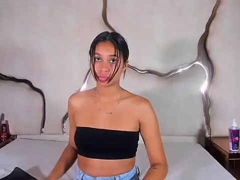 Amaia Sophia online show from December 21, 4:36 pm