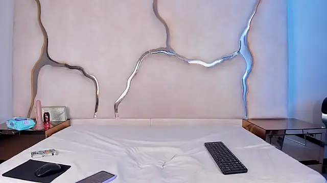 Amaia Sophia online show from February 22, 2:59 pm