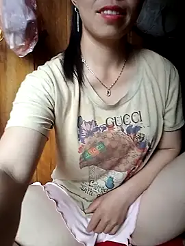 Snapshot of hera-00 chatting on October 8, 1:03 am hera-00 online show from October 8, 1:03 am