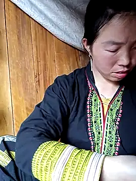 hera-00 online show from November 23, 6:35 am