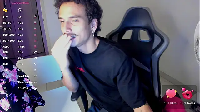 Snapshot of lordpussy__ chatting on February 12, 4:40 am lordpussy online show from February 12, 4:40 am