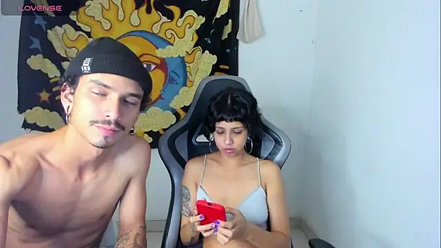 Snapshot of lordpussy__ chatting on April 9, 2:11 am lordpussy online show from April 9, 2:11 am