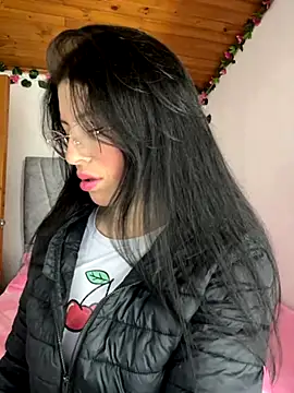 Mia salinass online show from October 8, 10:18 pm