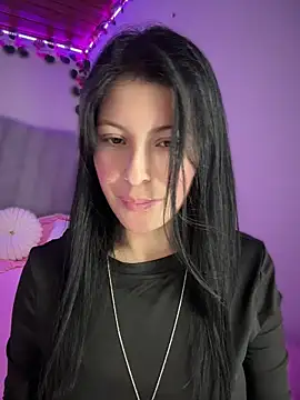 Snapshot of Mia_salinass chatting on May 2, 3:55 am Mia salinass online show from May 2, 3:55 am