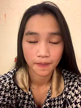 Snapshot of -Lie-06 chatting on October 7, 12:46 pm -Lie-06 online show from October 7, 12:46 pm